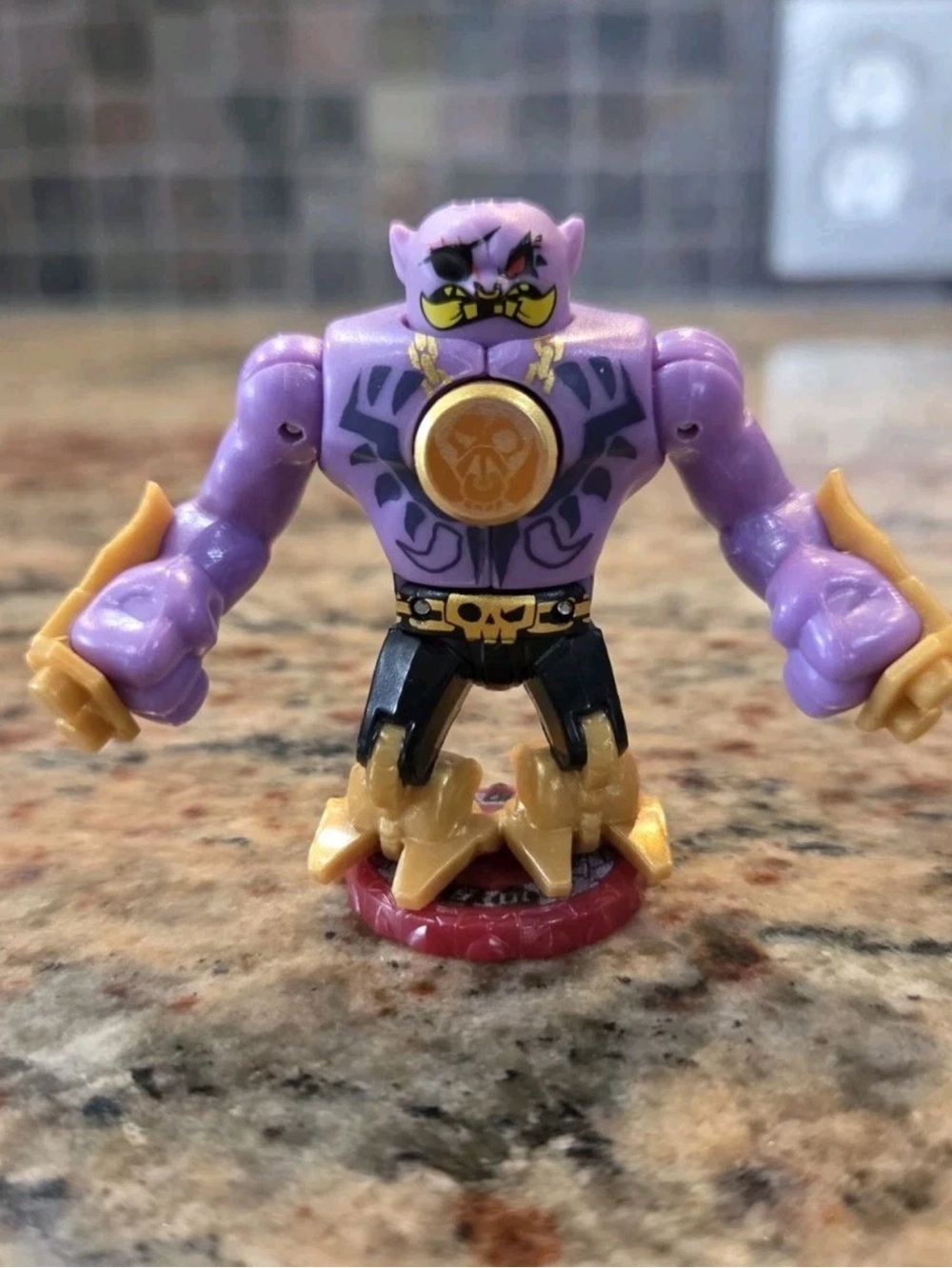 Akedo Ultimate Arcade Warriors Gold Tusk Giant Beast Strike Action Figure
